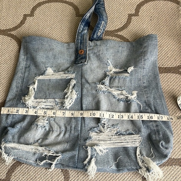 ♻️ Denim Upcycled open top long strap distressed denim tote bag - Picture 9 of 13